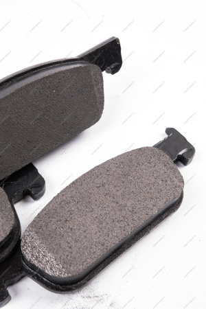 Колодки LADA XRAY переднего тормоза к-т BRECKNER