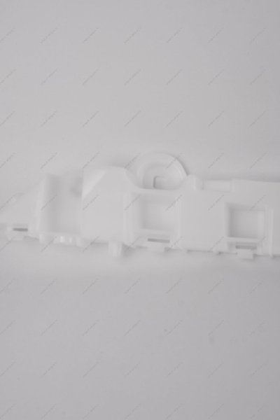 Кронштейн крепления переднего бампера левый (необходимы заклепки 2шт 7703072424/7705096011 LADA Largus (FL) NEW Lada