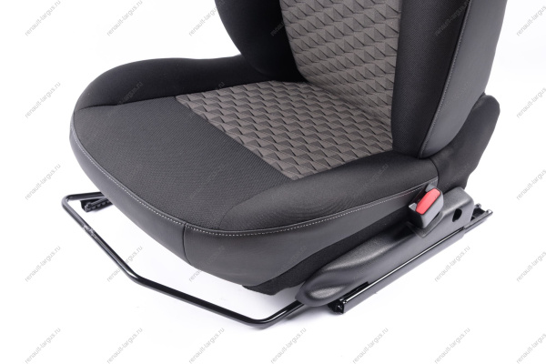 Сиденье LADA Largus FL 1-го ряда водительское+пассажирское ( с подогревом) к-т Lada