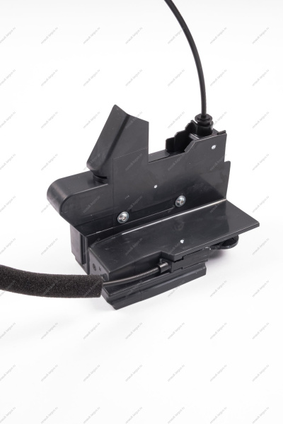 Замок задней двери правый LADA Vesta FL Lada