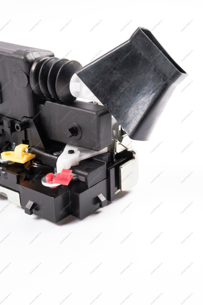 Замок двери LADA Largus/Лада Ларгус внутренний передний левый с эл. приводом 5 контактов (Valeo) Lada