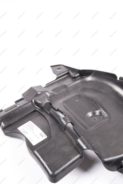 Щиток боковой переднего правого колеса LADA XRAY Renault