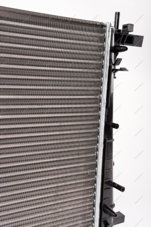 Радиатор охлаждения LADA XRAY/Vesta / Largus FL/RENAULT Logan 2014- (авто с кондиц) Lada