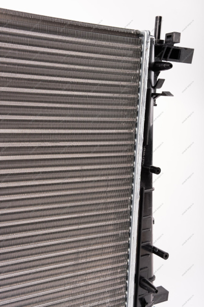 Радиатор охлаждения LADA XRAY/Vesta / Largus FL/RENAULT Logan 2014- (авто с кондиц) Lada