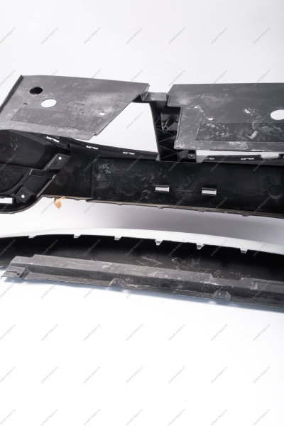 Бампер передний LADA XRAY крашеный(без заглуш под букс крюк) 221 Ледниковый (белый) АвтоВАЗ