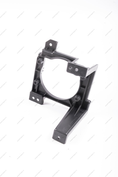 Кронштейн крепления противотуманной фары левый с 12,08,2019. Lada Vesta SW Cross /Cross седан Lada