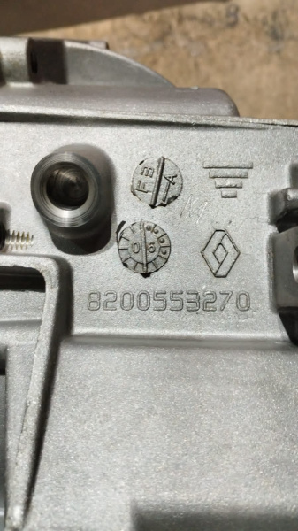 Картер сцепления КПП Lada Largus КПП-JR5 551 (BVM5-JR5/K4M,K7M) в сборе ORIGINAL) Renault