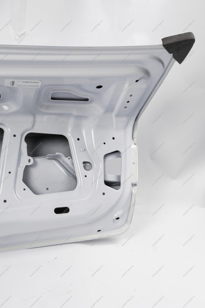 Крышка багажника в цвет 221 Ледниковый (белый) LADA Vesta NG (седан) Lada