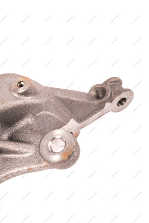 Кулак поворотный правый Renault