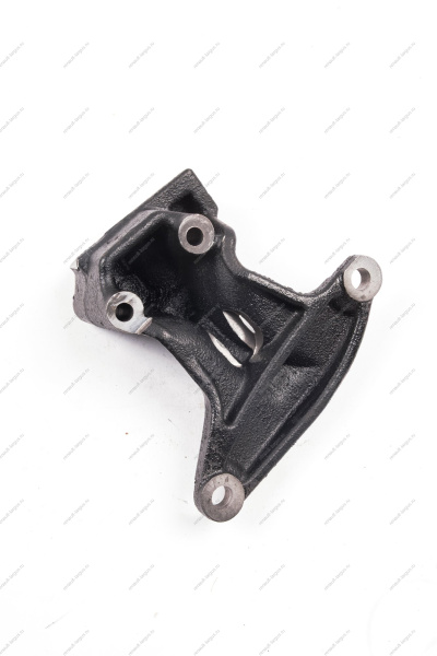 Кронштейн правой опоры двигателя 21129 (P4M) LADA Vesta Lada