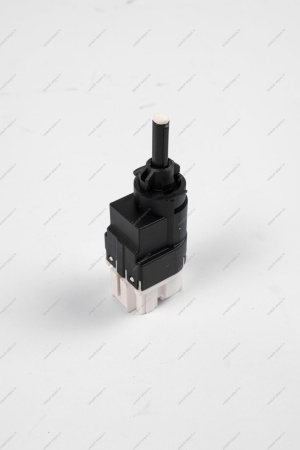 Выключатель стоп-сигнала Renault Logan, LAGRUS, Clio, Laguna II (8кл) RENAULT