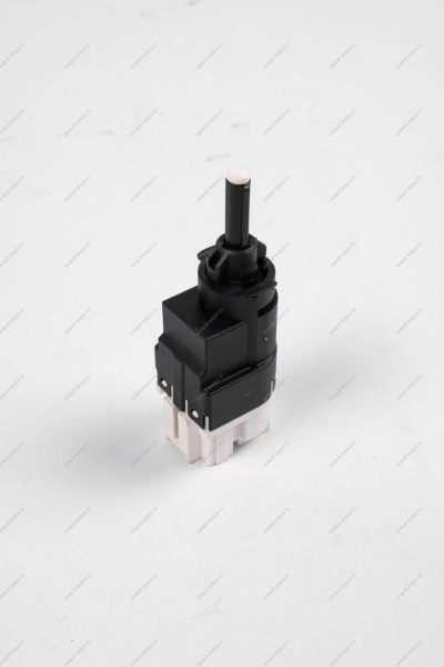 Выключатель стоп-сигнала Renault Logan, LAGRUS, Clio, Laguna II (8кл) RENAULT