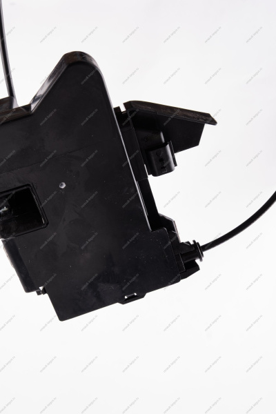 Замок передней двери левый LADA Vesta FL Lada