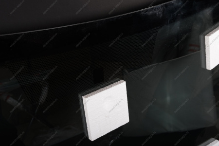 Стекло лобовое тонирован. зеленое Tinted тонирован.с держателем зеркала RENAULT Logan/LADA Largus (AGC) Lada