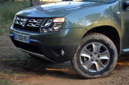 Крыло переднее левое RENAULT Duster крашеное Хаки DNP Api