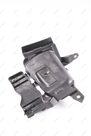 Щиток боковой переднего правого колеса LADA XRAY Renault