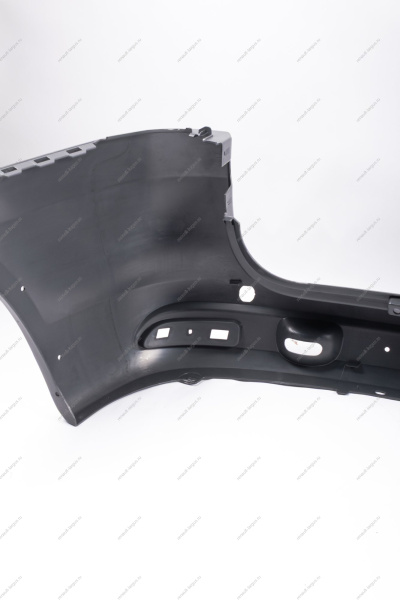 Бампер задний LARGUS Cross (не окраш) с тиснением с отверстиями под парктроник ( необход. заклепки 7703072337 (2шт) Lada