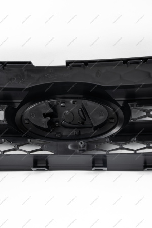 Решетка переднего бампера верхняя LADA Largus (FL) NEW Lada