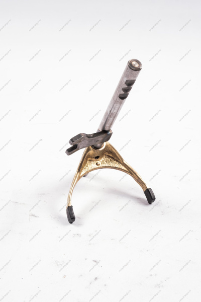 Шток переключения 1-2-ой передачи с вилкой в сборе КПП-JR5 LADA Largus Renault