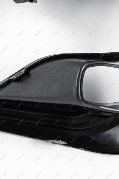 Облицовка ПТФ левая ( с отв. под парктроник) LADA Vesta SW Cross FL Lada