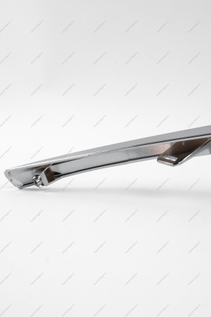 Молдинг переднего бампера нижний правый Lada Vesta SW Cross Lada