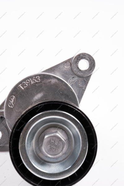 Ролик с натяжителем Lada Largus ремня доп. оборуд. с ГУР и кондиц. (GATES T39163 )