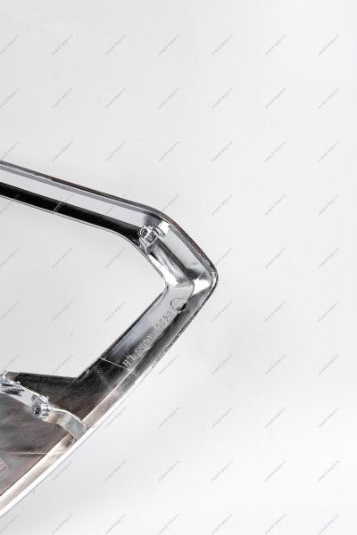 Молдинг переднего бампера нижний левый (хром) LADA Vesta FL Россия