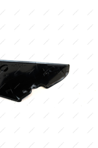 Накладка передней правой двери наружняя (пластик , уголок за зеркалом ) LADA XRAY пластмасс Lada