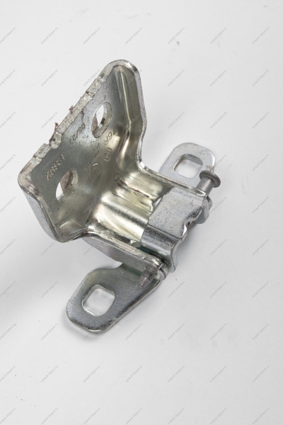 Петля двери RENAULT Logan 2014-/Vesta нижняя Renault