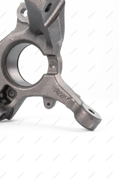 Кулак LADA Largus поворотный правый с АБС (100) нов.обр. под болт D10мм Renault