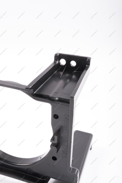 Кронштейн крепления противотуманной фары правый с 12,08,2019.Lada Vesta SW Cross /Cross седан Lada