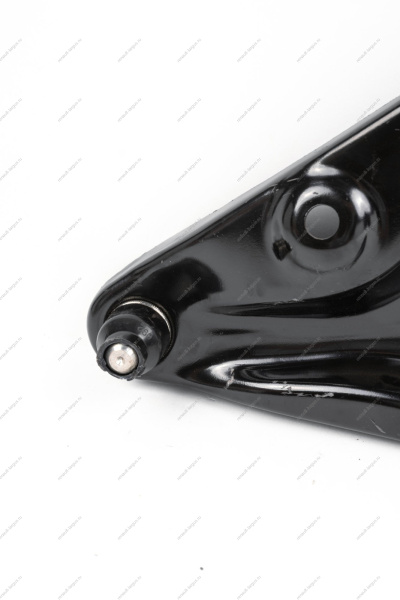 Рычаг передний правый LADA Largus/Logan 2014- (с боковой проточкой) Lada 545001064R