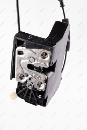 Замок передней двери левый LADA Vesta FL Lada