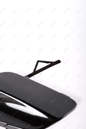 Крышка окна под переднюю буксирную проушину Lada Vesta SW Cross крашенная 676 Черная жемчужина (черный) Lada