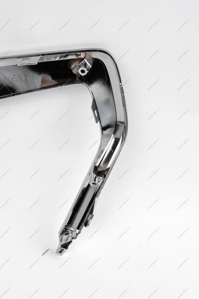 Молдинг переднего бампера нижний правый (хром) LADA Vesta FL Россия