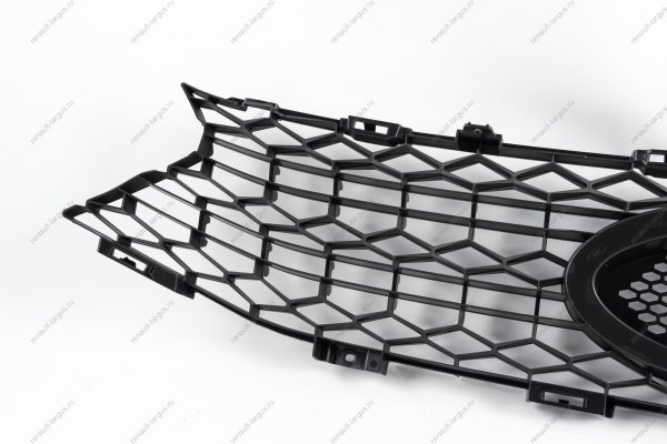 Решетка переднего бампера верхняя LADA Vesta FL Lada