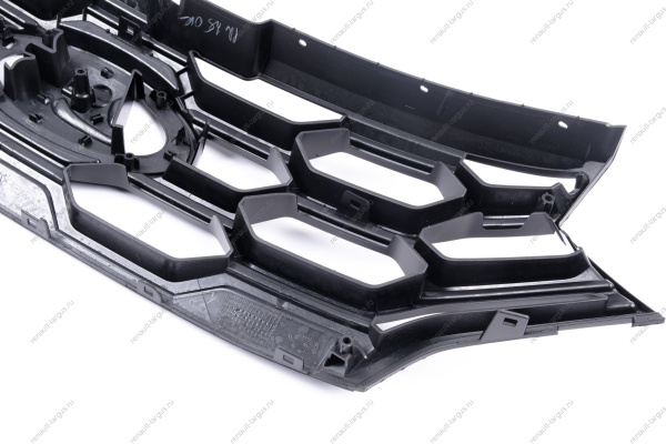 Решетка переднего бампера средняя LADA Vesta SW Cross FL Lada