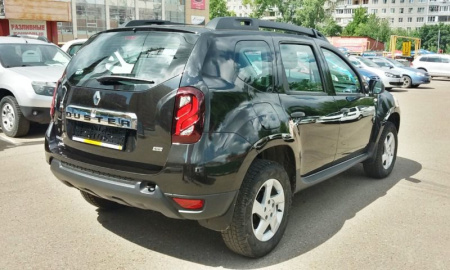 Крыло переднее правое RENAULT Duster крашеное Черная жемчужина 676 Api