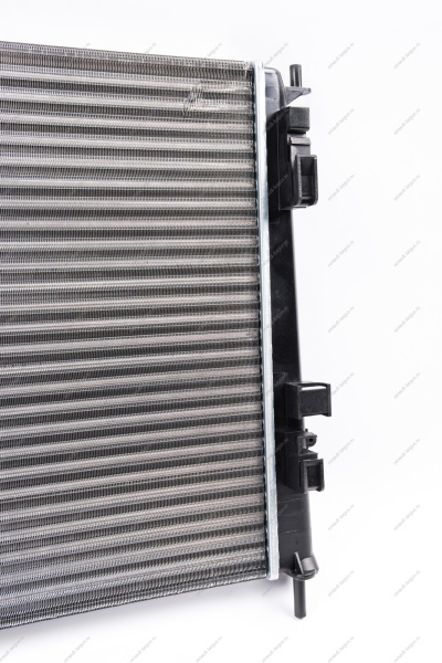 Радиатор охлаждения RENAULT Logan/ LADA Largus под авто с кондиц. после 03.2008 8кл Luzar