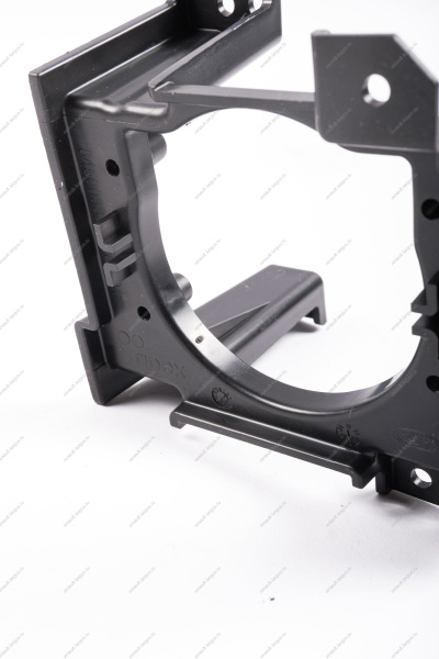 Кронштейн крепления противотуманной фары левый с 12,08,2019. Lada Vesta SW Cross /Cross седан Lada