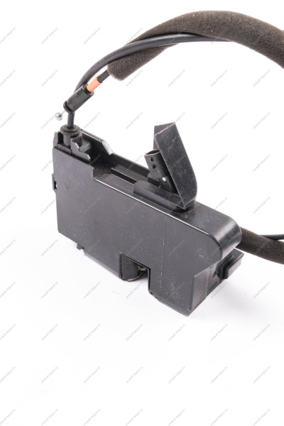 Замок передней двери правый LADA Vesta FL Lada