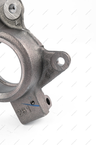 Кулак LADA Largus поворотный правый с АБС (100) нов.обр. под болт D10мм Renault