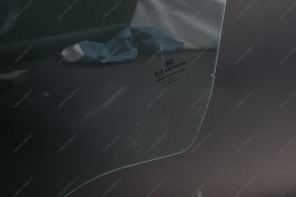 Стекло двери переднее левое Tinted тонирован.) LADA Largus 6001546702/8200433835/803016965R (AGC) Lada