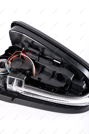 Зеркало наружное левое (без накладки 8450108104) с повторит. поворота (с электромеханизмом складывания) Lada Vesta Lada