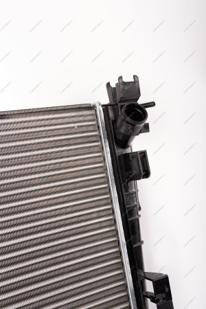 Радиатор охлаждения LADA XRAY/Vesta / Largus FL/RENAULT Logan 2014- (авто с кондиц) Lada