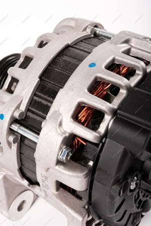 Генератор LADA Largus 90A 14V Renault