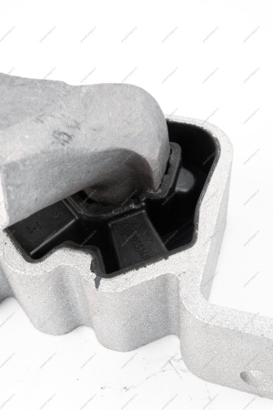 Опора правая подвески двигателя с кронштейном в сборе LADA XRAY LADA