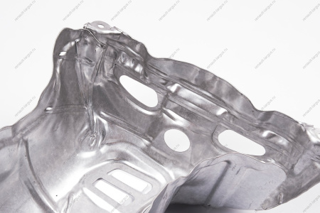 Экран термоизоляционный выпускного коллектора LADA Largus Renault