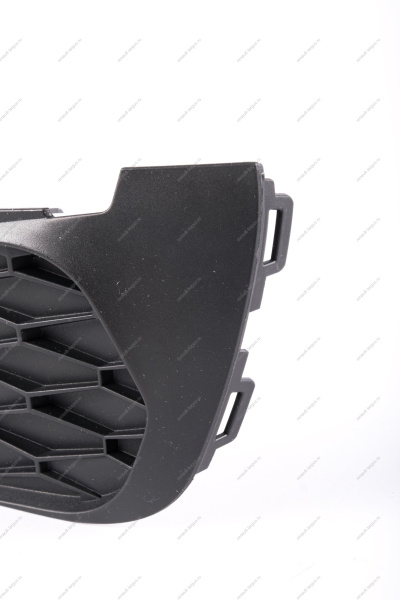 Заглушка передней противотуманной фары левая LADA Xray Cross Lada