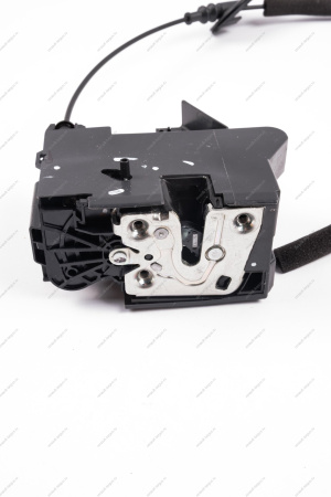 Замок задней двери правый LADA Vesta FL Lada